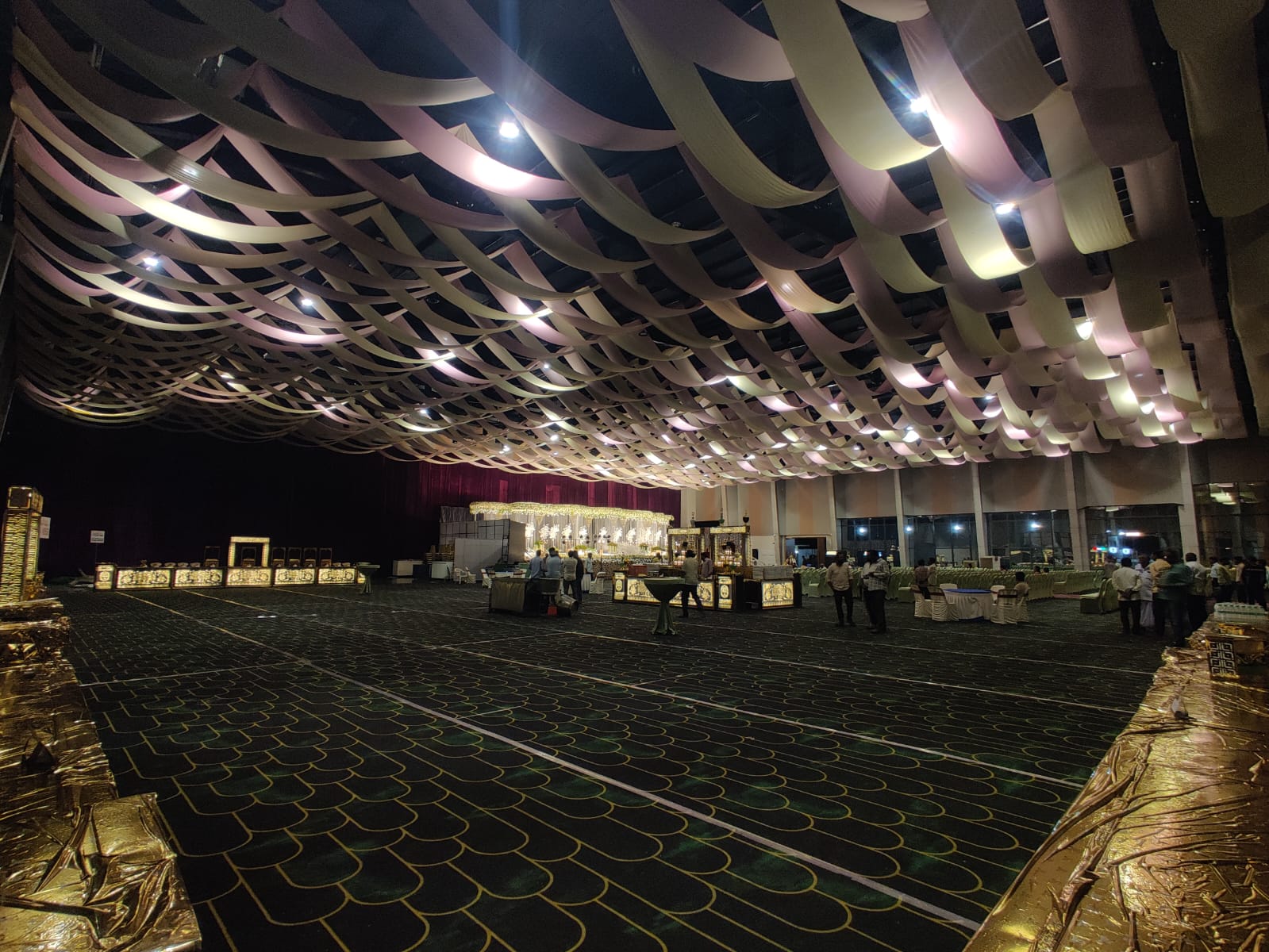 Dining & Banquet Area